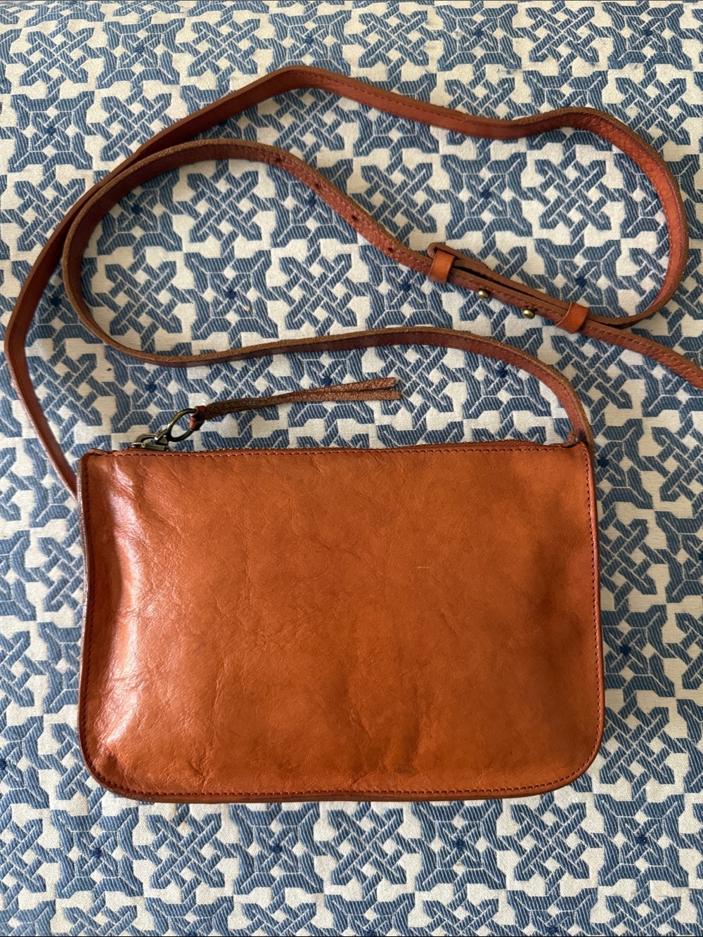 MADEWELL The Simple Crossbody Shoulder Bag in cognac brown leather